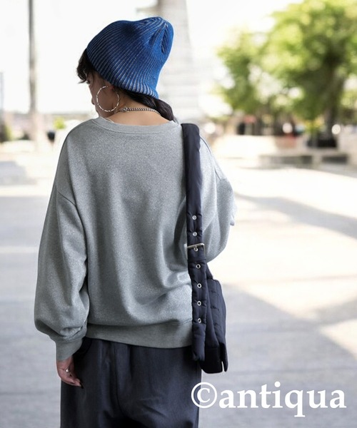 antiqua(アンティカ)の「ラメ裏毛トップス(スウェット・レディース・グレー/ホワイト・ONESIZE)」の13枚目の写真