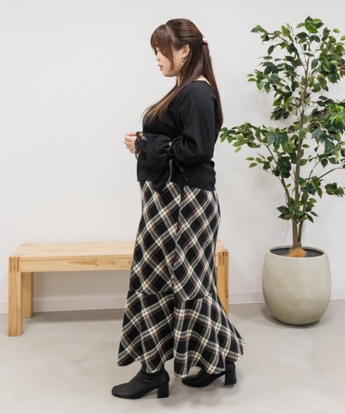 CLETTE(クレット)の「袖レースデザインリブプルオーバー(Tシャツ/カットソー・レディース・オフホワイト/ブラック/グレイッシュベージュ・LL/3L/4L)」の15枚目の写真