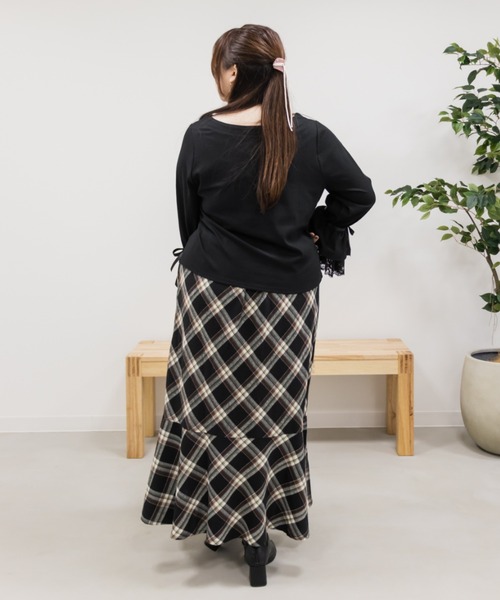 CLETTE(クレット)の「袖レースデザインリブプルオーバー(Tシャツ/カットソー・レディース・オフホワイト/ブラック/グレイッシュベージュ・LL/3L/4L)」の16枚目の写真