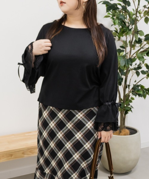 CLETTE(クレット)の「袖レースデザインリブプルオーバー(Tシャツ/カットソー・レディース・オフホワイト/ブラック/グレイッシュベージュ・LL/3L/4L)」の11枚目の写真