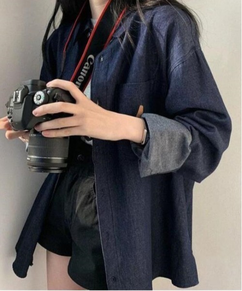 gossip!ロサンゼルス(ゴシップロサンゼルス)の「Y2K ビッグデニムシャツ(シャツ/ブラウス・レディース・ブルー/ネイビー・FREE)」の1枚目の写真