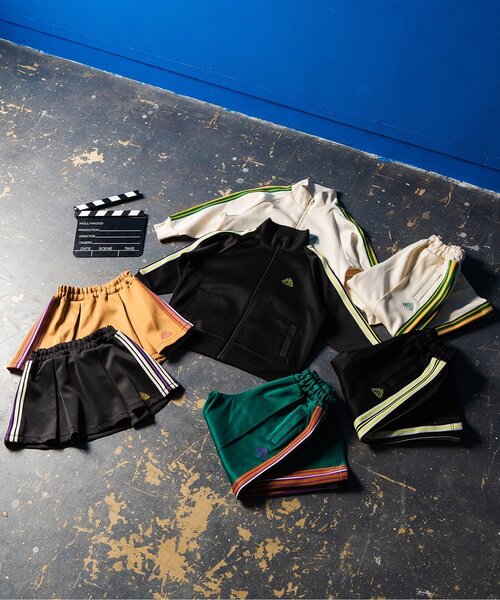 BREEZE(ブリーズ)の「【BREEZE NEW JACK】サイドライントラックジャケット(ジャージ・キッズ・キナリ/ブラック・90/100/110/120/130/140/150/160)」の3枚目の写真