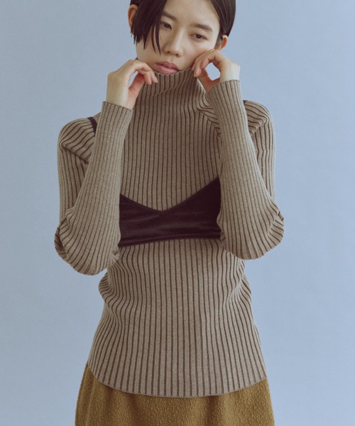 EN NEUME(エンノイム)の「Plated Rib Knit(ニット/セーター・レディース・アイボリー/ブラック/グレイッシュベージュ・FREE)」の3枚目の写真