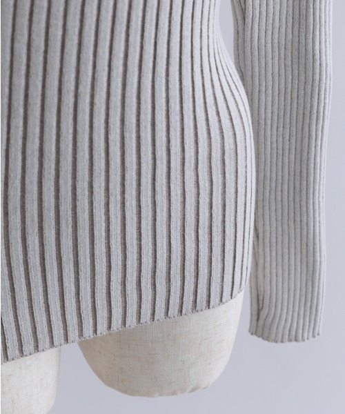 EN NEUME(エンノイム)の「Plated Rib Knit(ニット/セーター・レディース・アイボリー/ブラック/グレイッシュベージュ・FREE)」の20枚目の写真