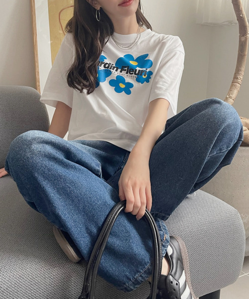 Ada.（エイダ）の「ぼかし フラワーモチーフ ロゴ プリントＴシャツ（Tシャツ/カットソー・レディース・ホワイト/ピンク・FREE）」の3枚目の写真