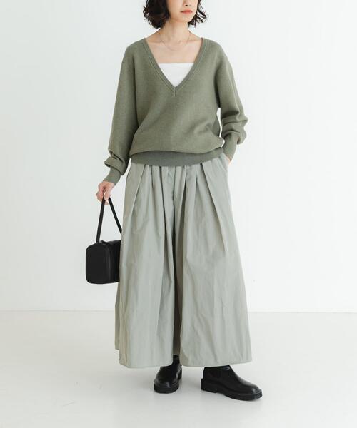 URBAN RESEARCH（アーバンリサーチ）の「メモリータフタボリュームスカート（スカート・レディース・グリーン系その他/ブラック/チャコールグレー・36/38）」の6枚目の写真