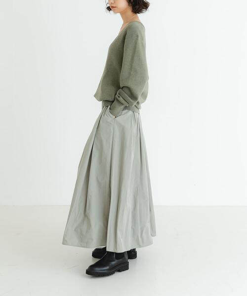 URBAN RESEARCH（アーバンリサーチ）の「メモリータフタボリュームスカート（スカート・レディース・グリーン系その他/ブラック/チャコールグレー・36/38）」の7枚目の写真