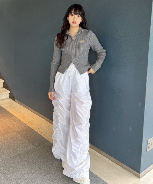 KsG(ケーエスジー)の「ワイドシャーリングモップパンツ(その他パンツ・レディース・ブラック/ホワイト・LARGE/SMALL/MEDIUM/X-SMALL)」の2枚目の写真