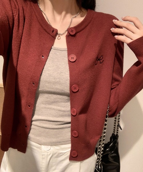 2ly2(トゥーリートゥー)の「シンプルエレガンス♪リボン刺繍入りボタンカーディガン(カーディガン/ボレロ・レディース・グレー/ブラック/ボルドー・FREE)」の10枚目の写真
