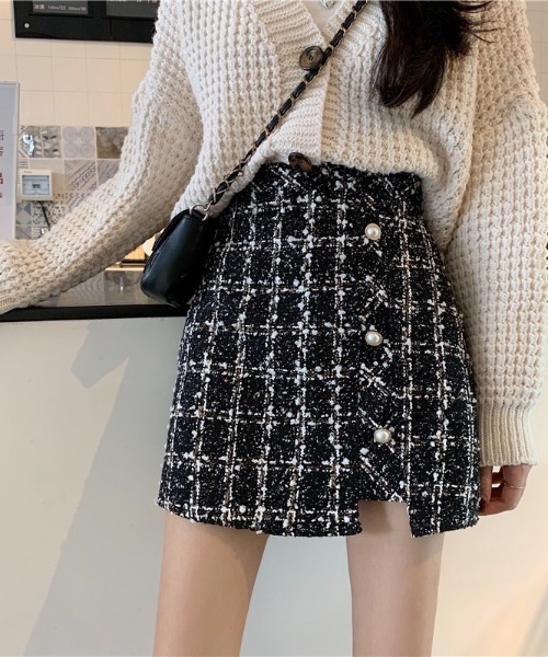 gossip!ロサンゼルス(ゴシップロサンゼルス)の「ウールライク ヴィンテージチェック厚手ミニスカート(インパン付)(秋冬の定番スカート)(スカート・レディース・ベージュ/ブラック・M/S/L)」の2枚目の写真