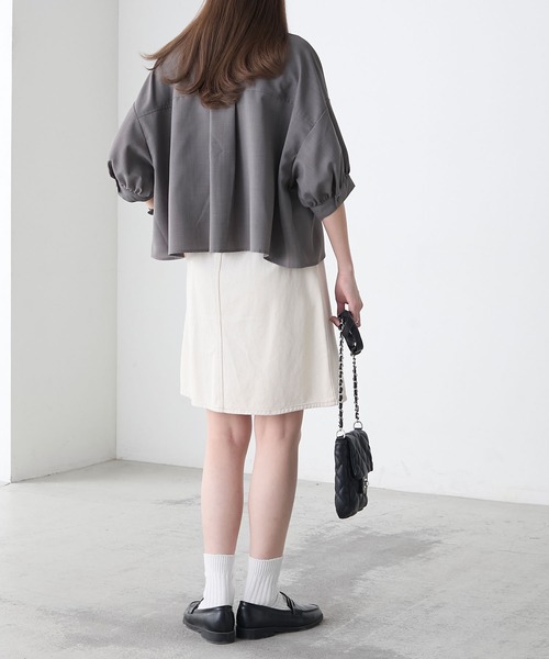 BONLECILL(ボンルシール)の「アソートリネンライクボリュームスリーブバンドカラー半袖シャツ(シャツ/ブラウス・レディース・アイボリー/イエロー/モカ/チャコールグレー/ブラウン・FREE)」の22枚目の写真