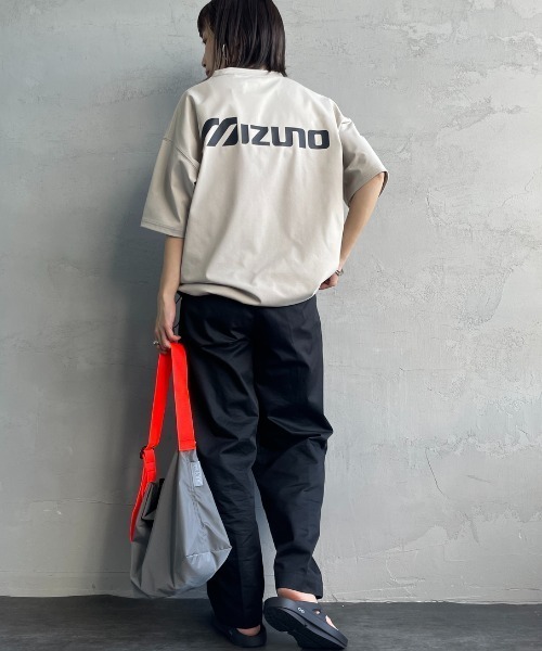 MIZUNO（ミズノ　）の「[MIZUNO/ミズノ] 別注 ドローコード付き バックプリントTシャツ（Tシャツ/カットソー・レディース・ブラック/グレイッシュベージュ/ホワイト・L/M/S/XL）」の7枚目の写真