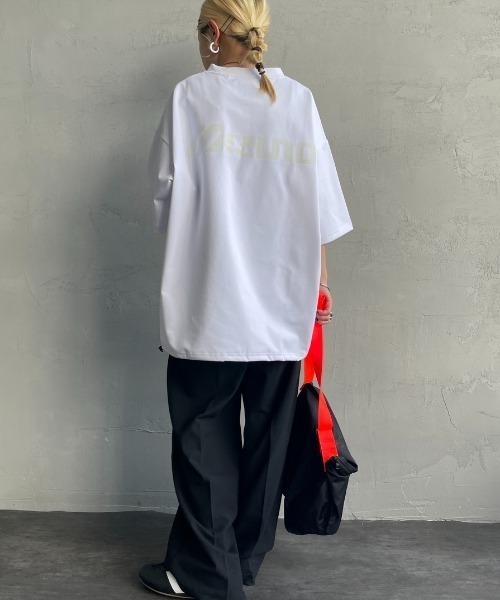 MIZUNO（ミズノ　）の「[MIZUNO/ミズノ] 別注 ドローコード付き バックプリントTシャツ（Tシャツ/カットソー・レディース・ブラック/グレイッシュベージュ/ホワイト・L/M/S/XL）」の4枚目の写真