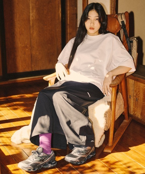 MIZUNO（ミズノ　）の「[MIZUNO/ミズノ] 別注 ドローコード付き バックプリントTシャツ（Tシャツ/カットソー・レディース・ブラック/グレイッシュベージュ/ホワイト・L/M/S/XL）」の5枚目の写真