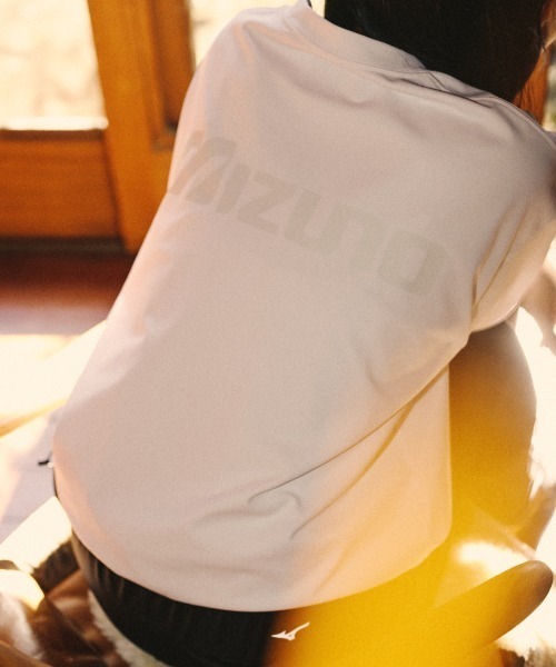 MIZUNO（ミズノ　）の「[MIZUNO/ミズノ] 別注 ドローコード付き バックプリントTシャツ（Tシャツ/カットソー・レディース・ブラック/グレイッシュベージュ/ホワイト・L/M/S/XL）」の9枚目の写真