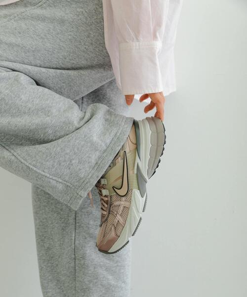 NIKE（ナイキ）の「NIKE　V2Kラン（スニーカー・レディース・ホワイト/ホワイト系その他/ベージュ系その他・23/24/25/24.5/23.5）」の3枚目の写真