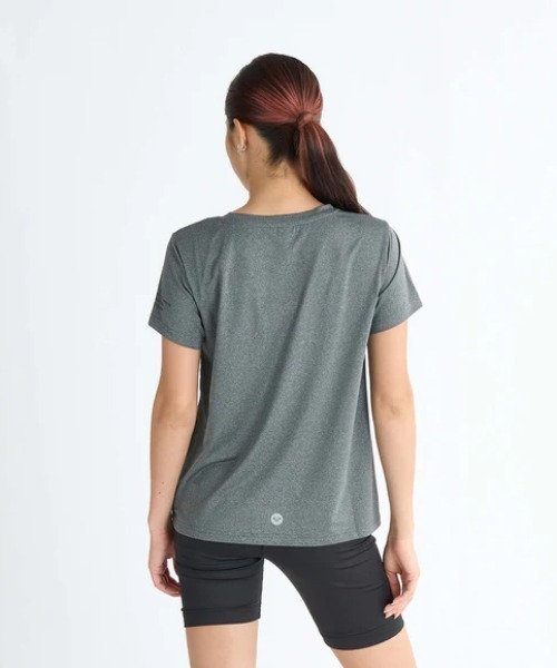 ROXY（ロキシー）の「UPLIFTING LIFE/ロキシー水陸両用ワンポイント半袖ロゴTシャツ（Tシャツ/カットソー・レディース・オレンジ/グレー/ブラック/ホワイト・LARGE/SMALL/MEDIUM）」の14枚目の写真