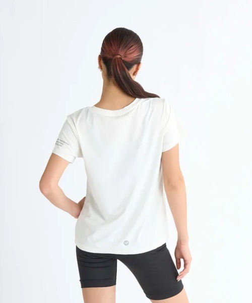 ROXY（ロキシー）の「UPLIFTING LIFE/ロキシー水陸両用ワンポイント半袖ロゴTシャツ（Tシャツ/カットソー・レディース・オレンジ/グレー/ブラック/ホワイト・LARGE/SMALL/MEDIUM）」の8枚目の写真