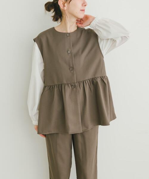 ITEMS URBANRESEARCH（アイテムズ アーバンリサーチ）の「ペプラムブラウス×パンツ3セット（セットアップ・レディース・ブラック/モカ/ホワイト系その他・FREE）」の22枚目の写真