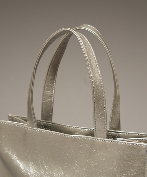 ROOTOTE(ルートート)の「【ROOTOTE】トートバッグ LT.アーキャトル.Classic-B(トートバッグ・レディース・ゴールド/ネイビー/ブラック系1/シルバー/ブラック・FREE)」の11枚目の写真