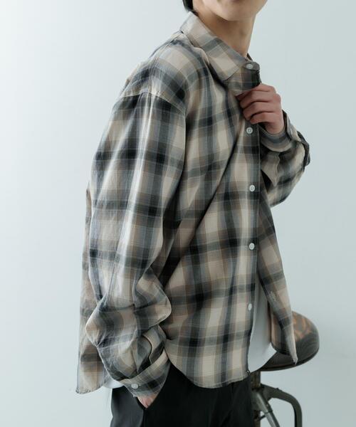 ITEMS URBANRESEARCH(アイテムズ アーバンリサーチ)の「オンブレチェック ロングスリーブシャツ(シャツ/ブラウス・メンズ・ベージュ/ブラック/ブラウン・LARGE/MEDIUM)」の14枚目の写真