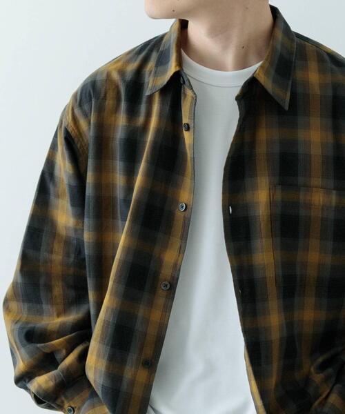 ITEMS URBANRESEARCH(アイテムズ アーバンリサーチ)の「オンブレチェック ロングスリーブシャツ(シャツ/ブラウス・メンズ・ベージュ/ブラック/ブラウン・LARGE/MEDIUM)」の9枚目の写真
