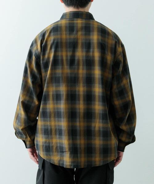 ITEMS URBANRESEARCH(アイテムズ アーバンリサーチ)の「オンブレチェック ロングスリーブシャツ(シャツ/ブラウス・メンズ・ベージュ/ブラック/ブラウン・LARGE/MEDIUM)」の18枚目の写真
