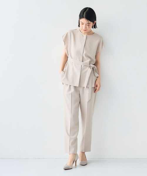 CROSS FUNCTION（クロスファンクション）の「《シワになりにくい》サマナチュラ リネンライクベルト付きフレンチスリーブブラウス【CF/クロスファンクション】（シャツ/ブラウス・レディース・ライトベージュ/チャコールグレー・M/L/LL）」の6枚目の写真