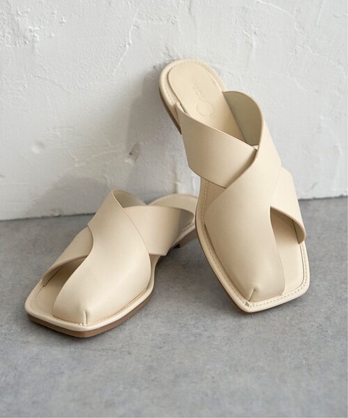 notch.（ノッチ）の「トングクロスフラットサンダル（パンプス・レディース・オフホワイト/ブラック・M/L）」の3枚目の写真