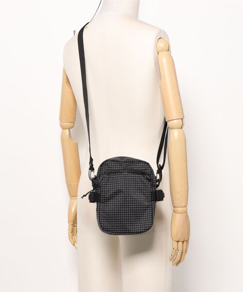 Gramicci（グラミチ）の「【63】【GRAMICCI(グラミチ) 】RIPSTOP MINI SHOULDER BAG（ショルダーバッグ・メンズ・ブラック・FREE）」の4枚目の写真