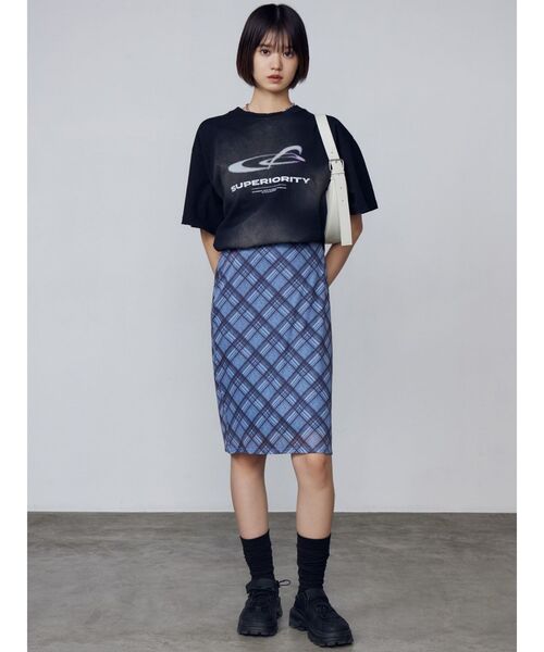 EMODA（エモダ）の「アートグラフィックオーバーTシャツ（Tシャツ/カットソー・レディース・ブラック/グレー/ホワイト/ピンク・FREE）」の12枚目の写真