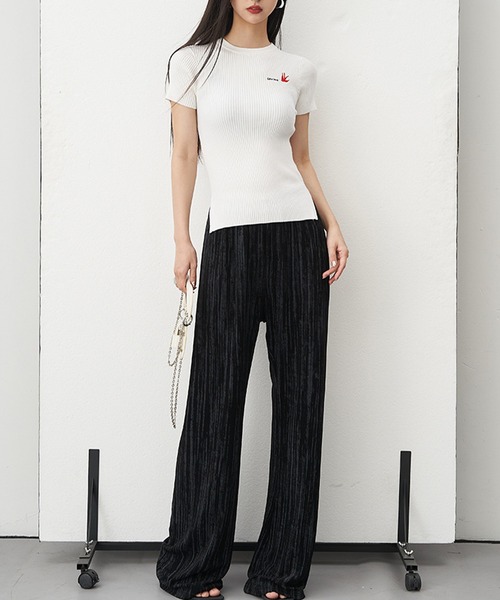 SUWDEE（スーディー）の「embroidery logo rib knit tops（Tシャツ/カットソー・レディース・ホワイト/ブラック・FREE）」の7枚目の写真