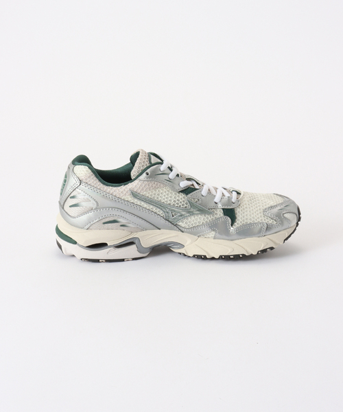 IENA(イエナ)の「MIZUNO/ミズノ Wave Rider 10 スニーカー(スニーカー・レディース・ホワイト/チャコールグレー・23cm/23.5cm/24cm/24.5cm/25cm)」の5枚目の写真