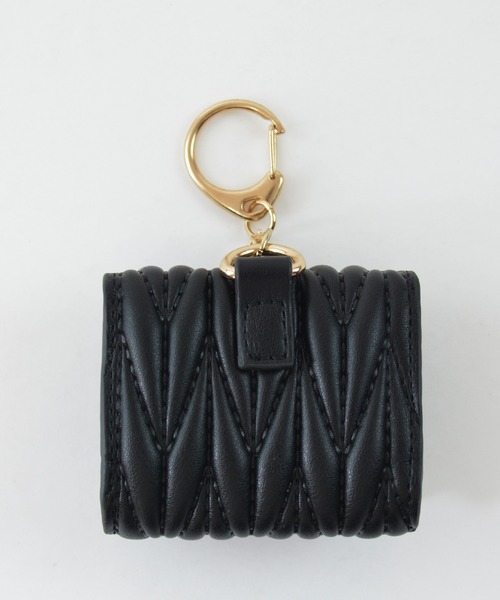 ALTROSE（アルトローズ）の「AirPodsケース  キルト ポーチ イヤホンケース バッグチャーム  AirPods ロージア（ヘッドフォン/イヤホン・レディース・ピンク/ブルー/ブラック/アイボリー/グレイッシュベージュ・FREE）」の8枚目の写真