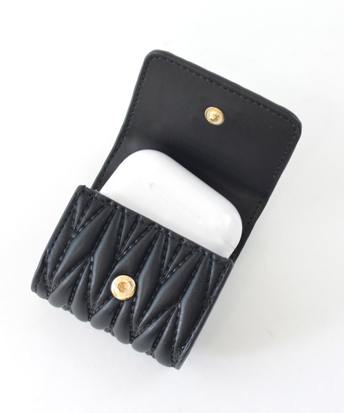 ALTROSE（アルトローズ）の「AirPodsケース  キルト ポーチ イヤホンケース バッグチャーム  AirPods ロージア（ヘッドフォン/イヤホン・レディース・ピンク/ブルー/ブラック/アイボリー/グレイッシュベージュ・FREE）」の6枚目の写真