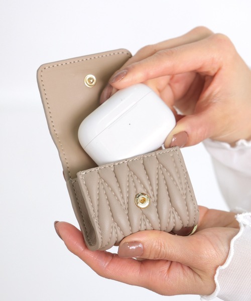 ALTROSE（アルトローズ）の「AirPodsケース  キルト ポーチ イヤホンケース バッグチャーム  AirPods ロージア（ヘッドフォン/イヤホン・レディース・ピンク/ブルー/ブラック/アイボリー/グレイッシュベージュ・FREE）」の17枚目の写真