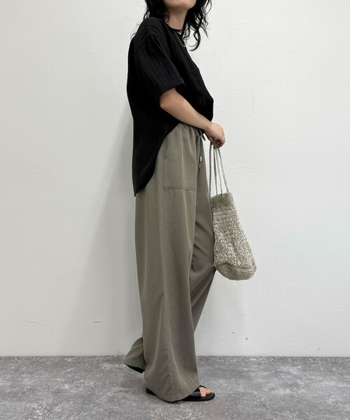 fredy emue(フレディエミュ)の「シルキーリネンイージーパンツ(その他パンツ・レディース・ベージュ/ネイビー/カーキ/ブラック・38/36)」の21枚目の写真