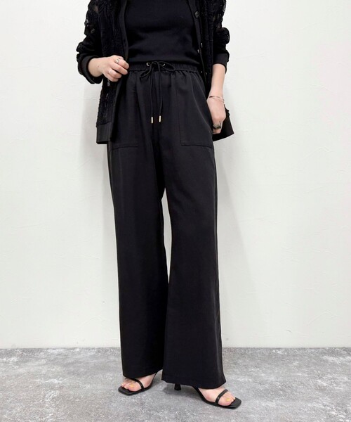 fredy emue(フレディエミュ)の「シルキーリネンイージーパンツ(その他パンツ・レディース・ベージュ/ネイビー/カーキ/ブラック・38/36)」の8枚目の写真