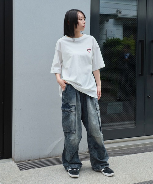 WEGO（ウィゴー）の「WEGO/グラフィックワンポイントT（Tシャツ/カットソー・メンズ・スミクロ/ネイビー/ホワイト系その他/ホワイト/アッシュグレー/ブラック・LARGE/MEDIUM）」の7枚目の写真