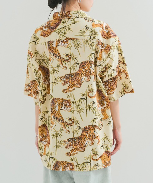 le cercle ADAM ET ROPE'(ルセルクルアダムエロペ)の「【MON YO/モンヨー】JAPANESE PATTERN ALOHA SHIRT(シャツ/ブラウス・レディース・グリーン系その他/パープル系その他/ホワイト系その他2/レッド系その他2・FREE)」の10枚目の写真