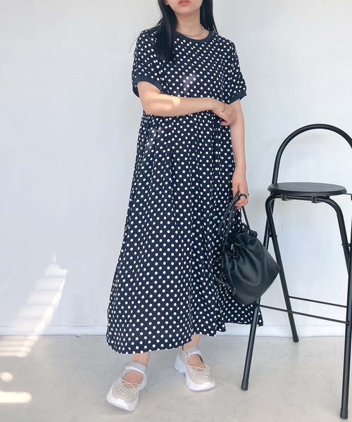 AS KNOW AS plus(アズノゥアズプラス)の「●ひんやり ウエストシャーリング リブデザイン半袖ワンピ―ス(ワンピース・レディース・モカ/ブルー系/チャコールグレー/ネイビー系/グリーン系1/ブラック系1/ブルー系1・FREE)」の5枚目の写真