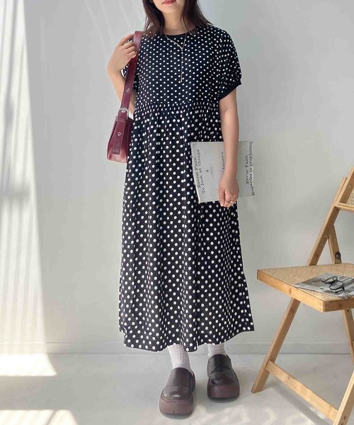 AS KNOW AS plus(アズノゥアズプラス)の「●ひんやり ウエストシャーリング リブデザイン半袖ワンピ―ス(ワンピース・レディース・モカ/ブルー系/チャコールグレー/ネイビー系/グリーン系1/ブラック系1/ブルー系1・FREE)」の18枚目の写真