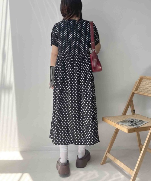 AS KNOW AS plus(アズノゥアズプラス)の「●ひんやり ウエストシャーリング リブデザイン半袖ワンピ―ス(ワンピース・レディース・モカ/ブルー系/チャコールグレー/ネイビー系/グリーン系1/ブラック系1/ブルー系1・FREE)」の20枚目の写真