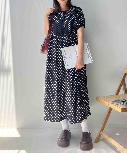 AS KNOW AS plus(アズノゥアズプラス)の「●ひんやり ウエストシャーリング リブデザイン半袖ワンピ―ス(ワンピース・レディース・モカ/ブルー系/チャコールグレー/ネイビー系/グリーン系1/ブラック系1/ブルー系1・FREE)」の16枚目の写真