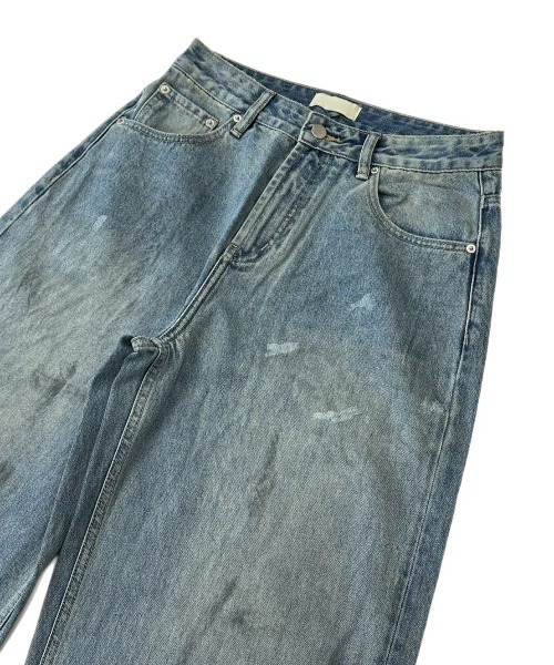 Chikashitsu +（チカシツプラス）の「【Chikashitsu +】dirty wash semi wide denim / 【チカシツプラス】ダーティーウォッシングセミワイドデニムパンツ＜着用動画あり＞（デニムパンツ・メンズ・ブラック/ブルー・M/L）」の4枚目の写真