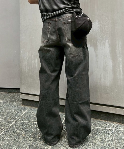 Chikashitsu +（チカシツプラス）の「【Chikashitsu +】dirty wash semi wide denim / 【チカシツプラス】ダーティーウォッシングセミワイドデニムパンツ＜着用動画あり＞（デニムパンツ・メンズ・ブラック/ブルー・M/L）」の14枚目の写真