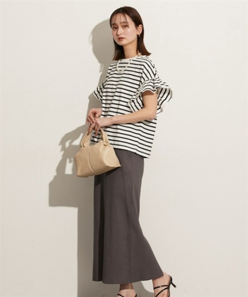 nissen（ニッセン）の「綿１００％　ショルダーフリルＴシャツ（Tシャツ/カットソー・レディース・オフホワイト/チャコール/ピンク/ブラック×ホワイト・M/L）」の5枚目の写真