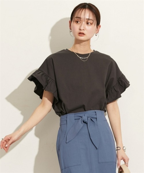 nissen（ニッセン）の「綿１００％　ショルダーフリルＴシャツ（Tシャツ/カットソー・レディース・オフホワイト/チャコール/ピンク/ブラック×ホワイト・M/L）」の6枚目の写真