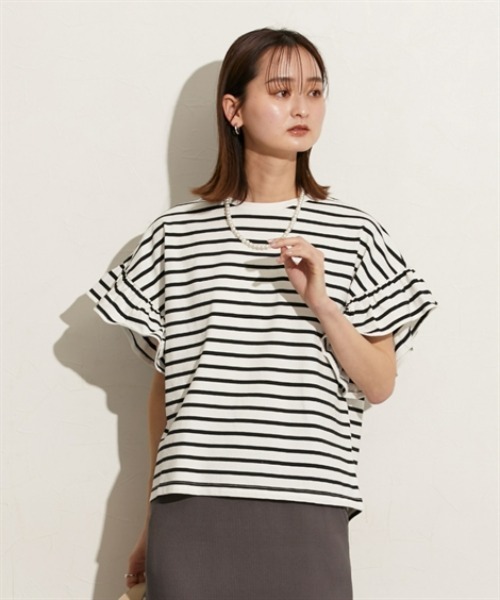 nissen（ニッセン）の「綿１００％　ショルダーフリルＴシャツ（Tシャツ/カットソー・レディース・オフホワイト/チャコール/ピンク/ブラック×ホワイト・M/L）」の16枚目の写真