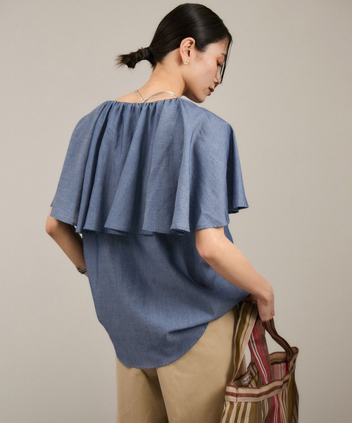 SALON adam et rope'(サロン アダム エ ロペ)の「【WEB限定】デニムフリルカラーノースリーブブラウス(シャツ/ブラウス・レディース・サックスブルー/ブルー系その他4・FREE)」の8枚目の写真